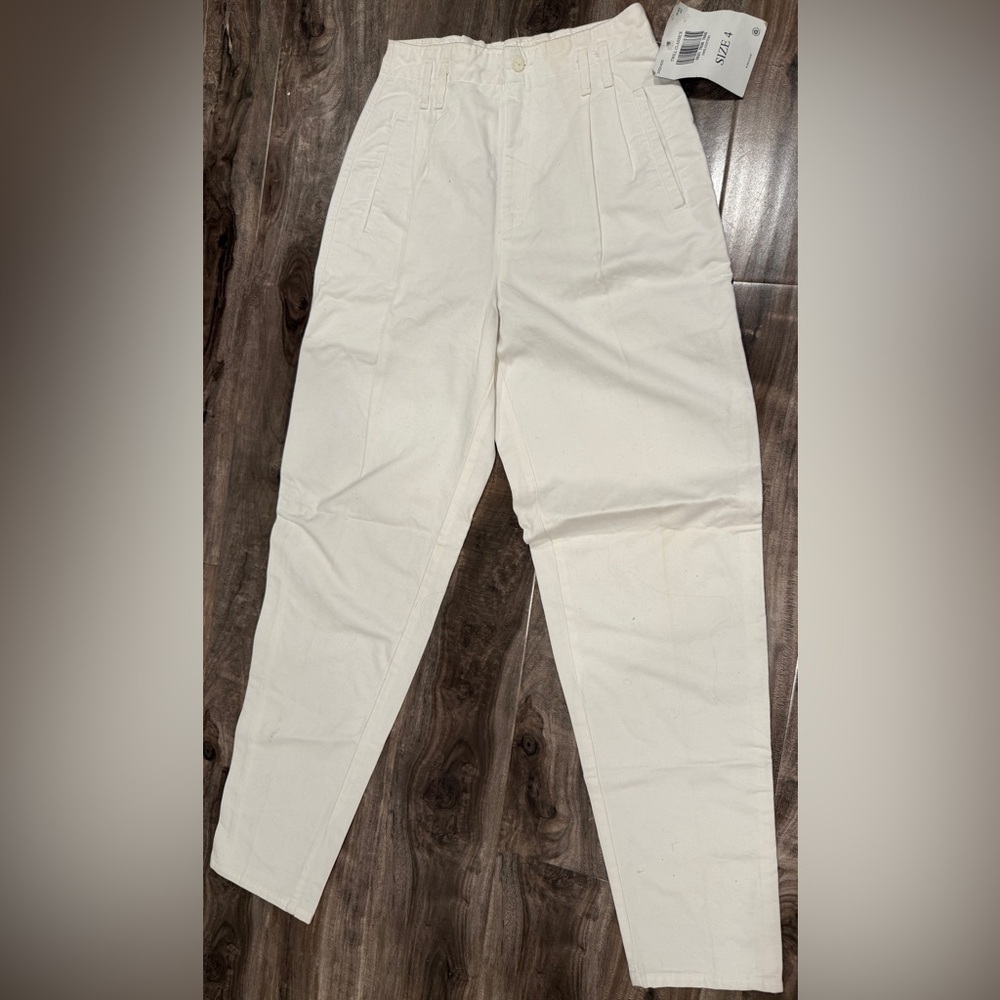 Dockers Twill Classics High-Waisted Tapered Pants – Size 4 (NWT)